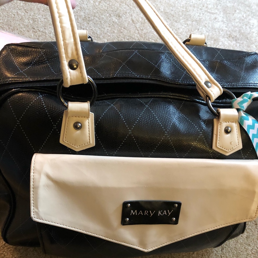 Mary Kay travel tote bag with removable insert (makes a good carry on bag)